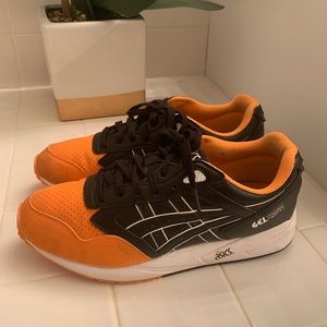 ASICS Gel-Saga Black/Orange size 9.5